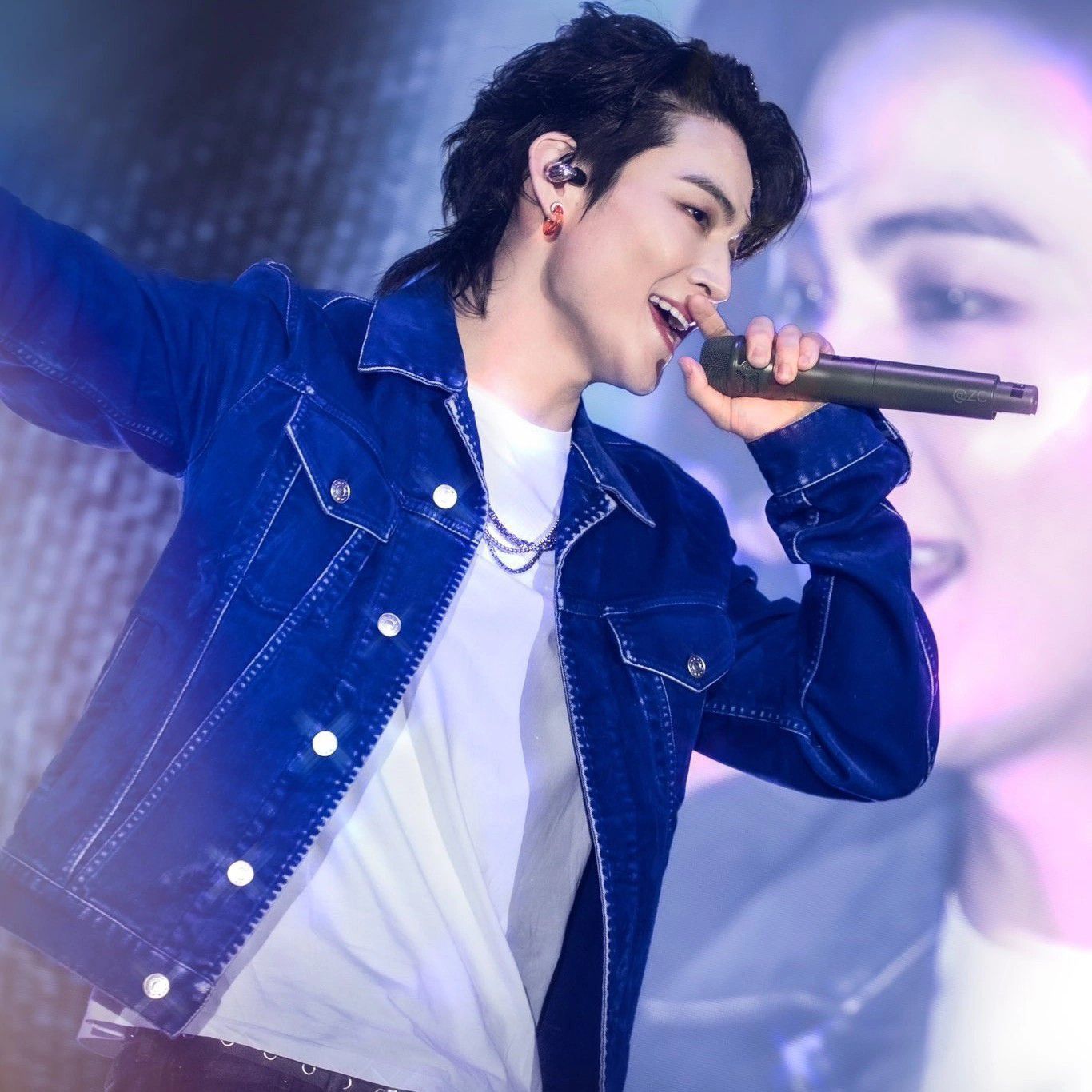 A moment captured by JAY B (GOT7)'s fan