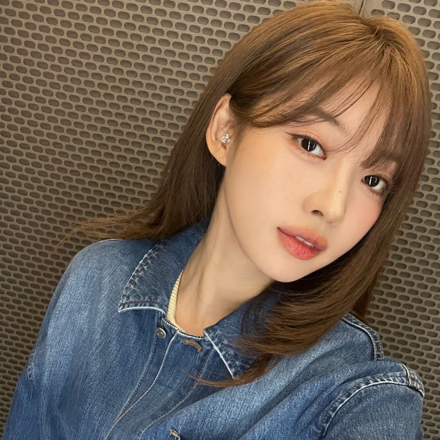 Latest photo of Sihyeon (EVERGLOW)