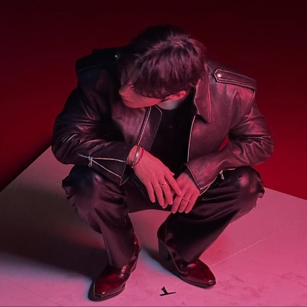 Foto aktivitas terbaru V (BTS)