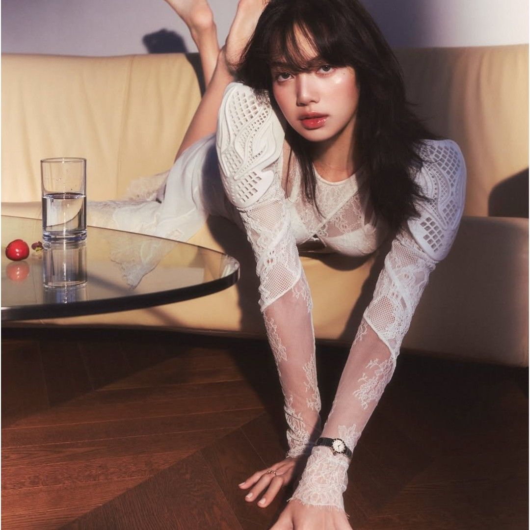 Behind-the-scenes cut of Lisa (BLACKPINK)