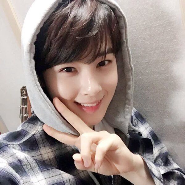 Recent activity shot of Eunwoo (ASTRO)