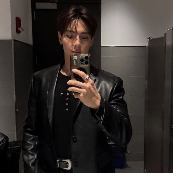 Potret di balik layar Shownu (MONSTA X)