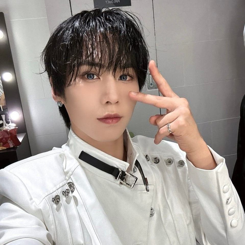 A moment captured by Rocky's fan