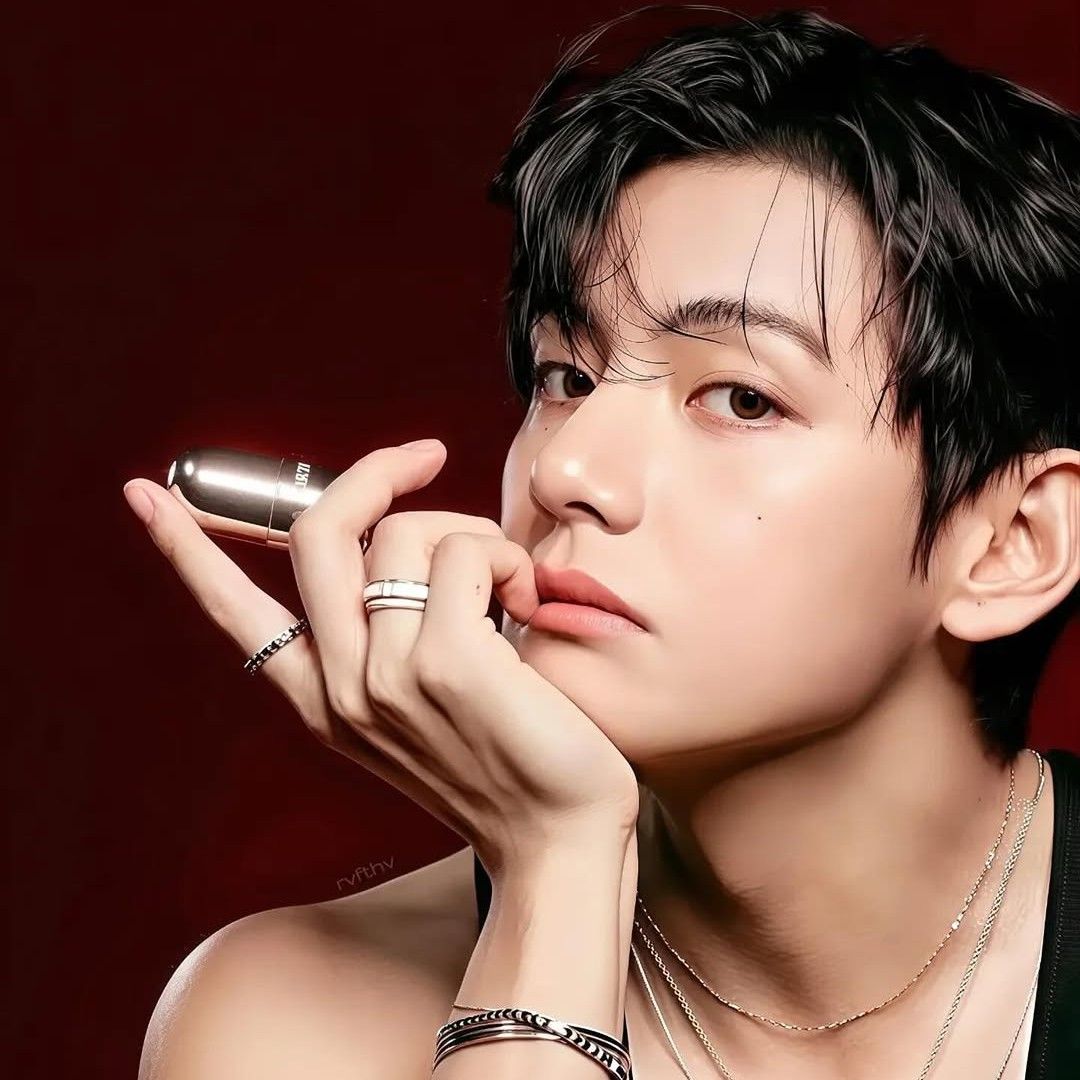 Behind-the-scenes cut of V (BTS)