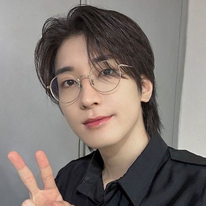 Behind-the-scenes cut of Wonwoo (SEVENTEEN)