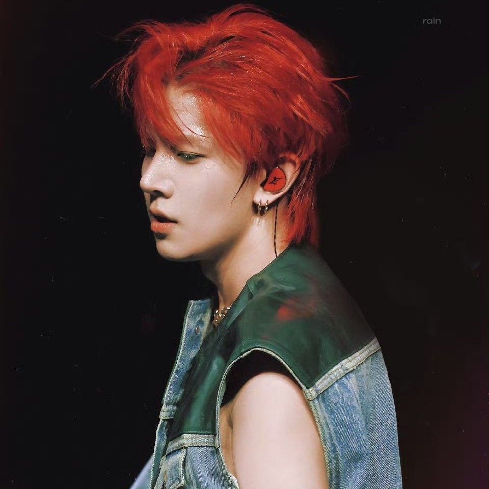 Latest photo of Heeseung (ENHYPEN)