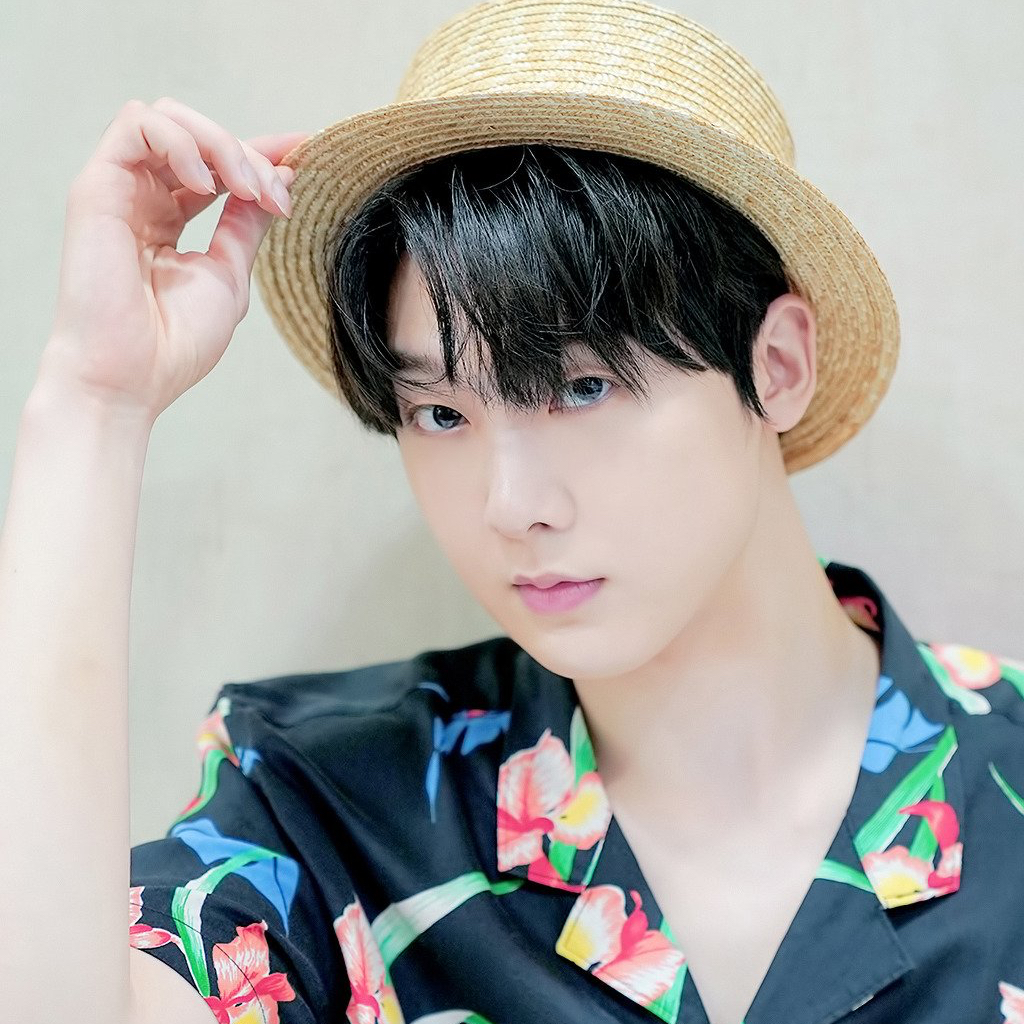 ASTRO的最新照片