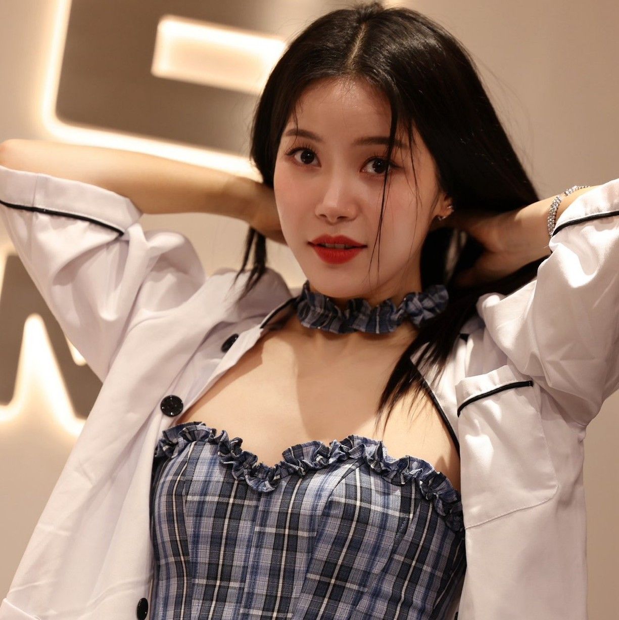 Behind-the-scenes cut of Solar (MAMAMOO)