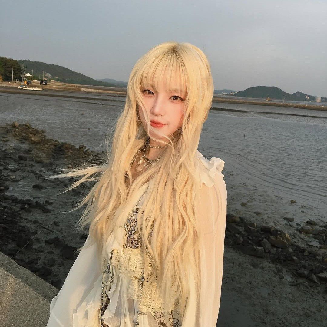 Recent activity shot of Yuqi (i-dle)