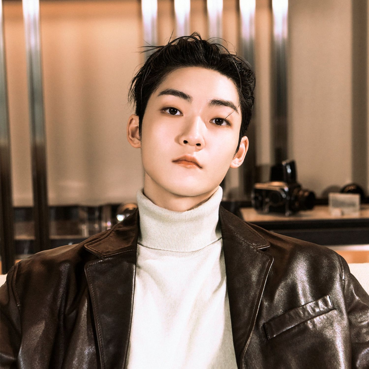 Behind-the-scenes cut of Kevin (THE BOYZ)