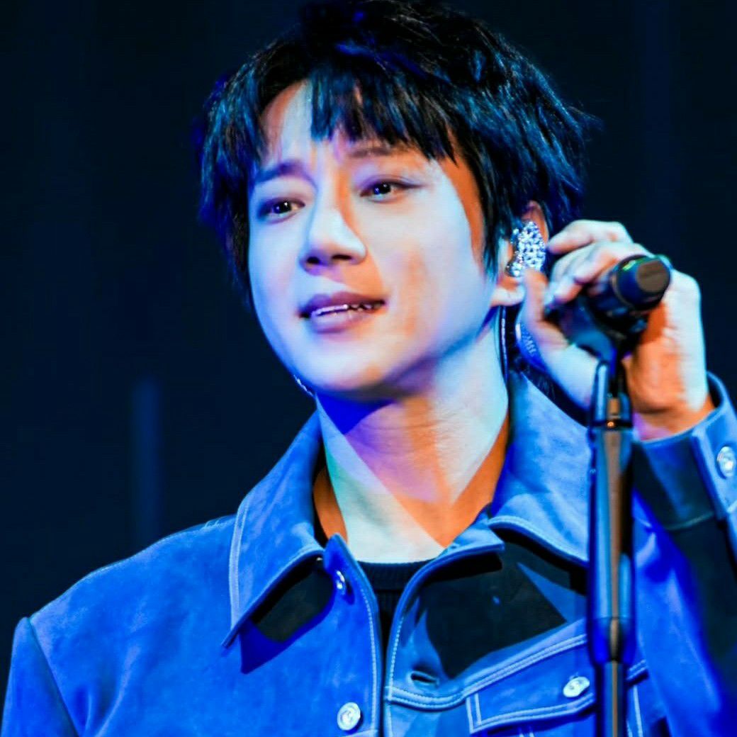 Foto aktivitas terbaru Hwang Chiyeol