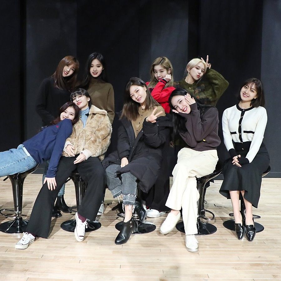 TWICE의 비하인드 컷