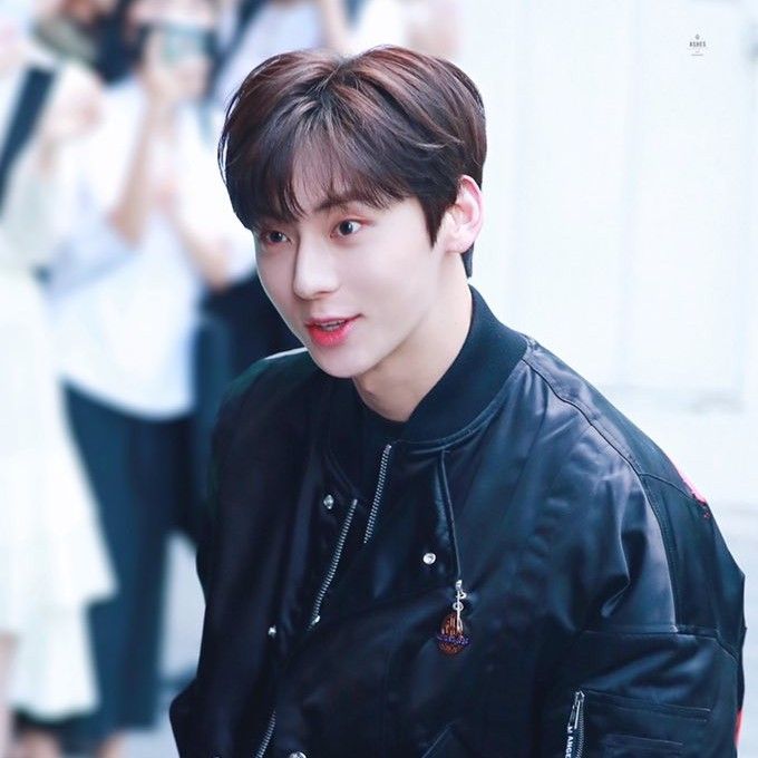 Behind-the-scenes cut of Hwang Minhyun