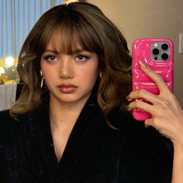 리사 (BLACKPINK)의 최신 사진