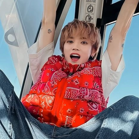 A moment captured by Taeyong (NCT 127)'s fan