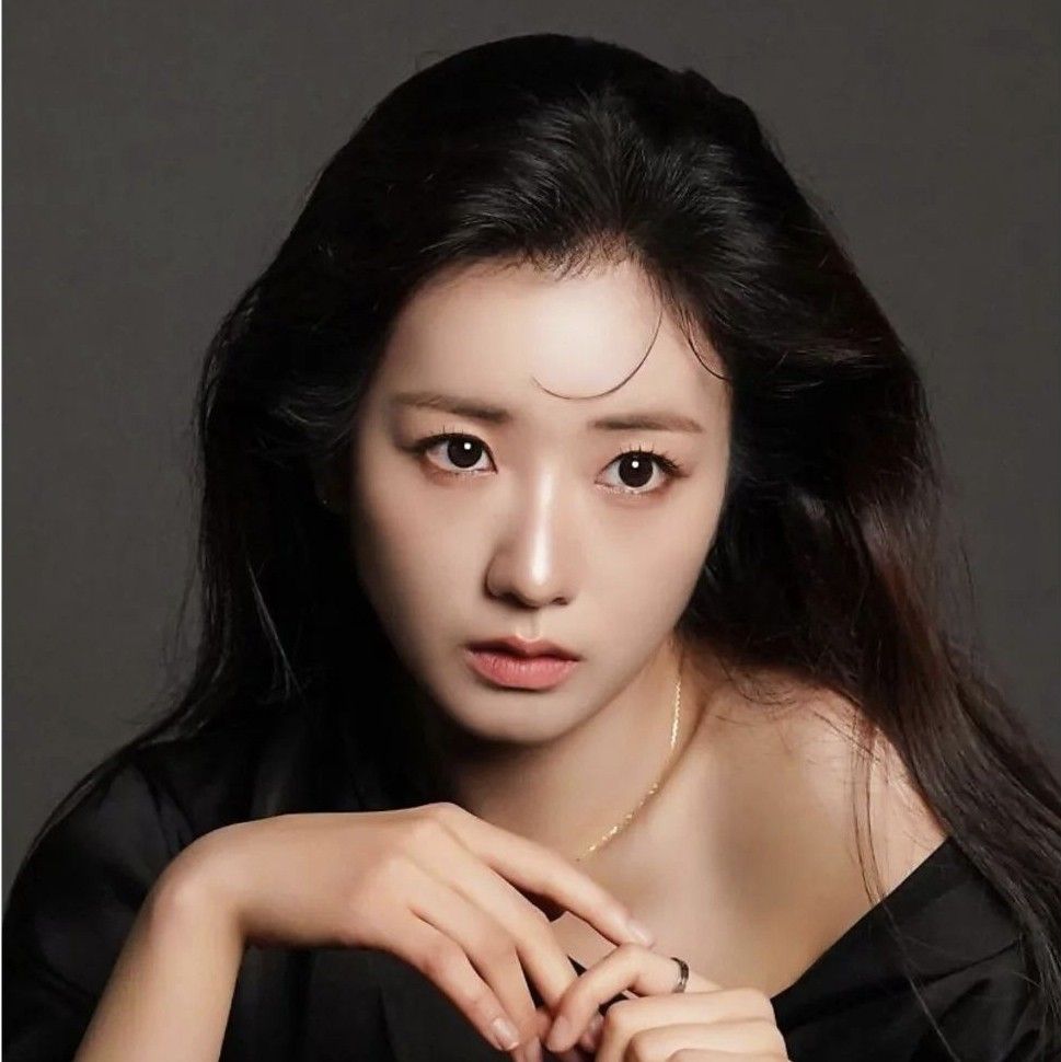 Recent activity shot of Yoon Bomi (Apink)