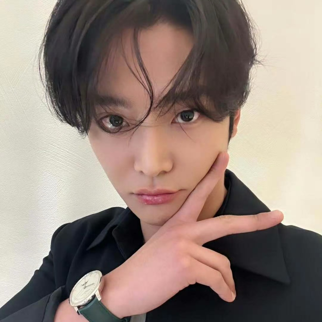 Behind-the-scenes cut of Rowoon