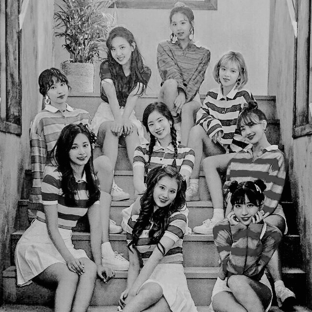 Potret di balik layar TWICE