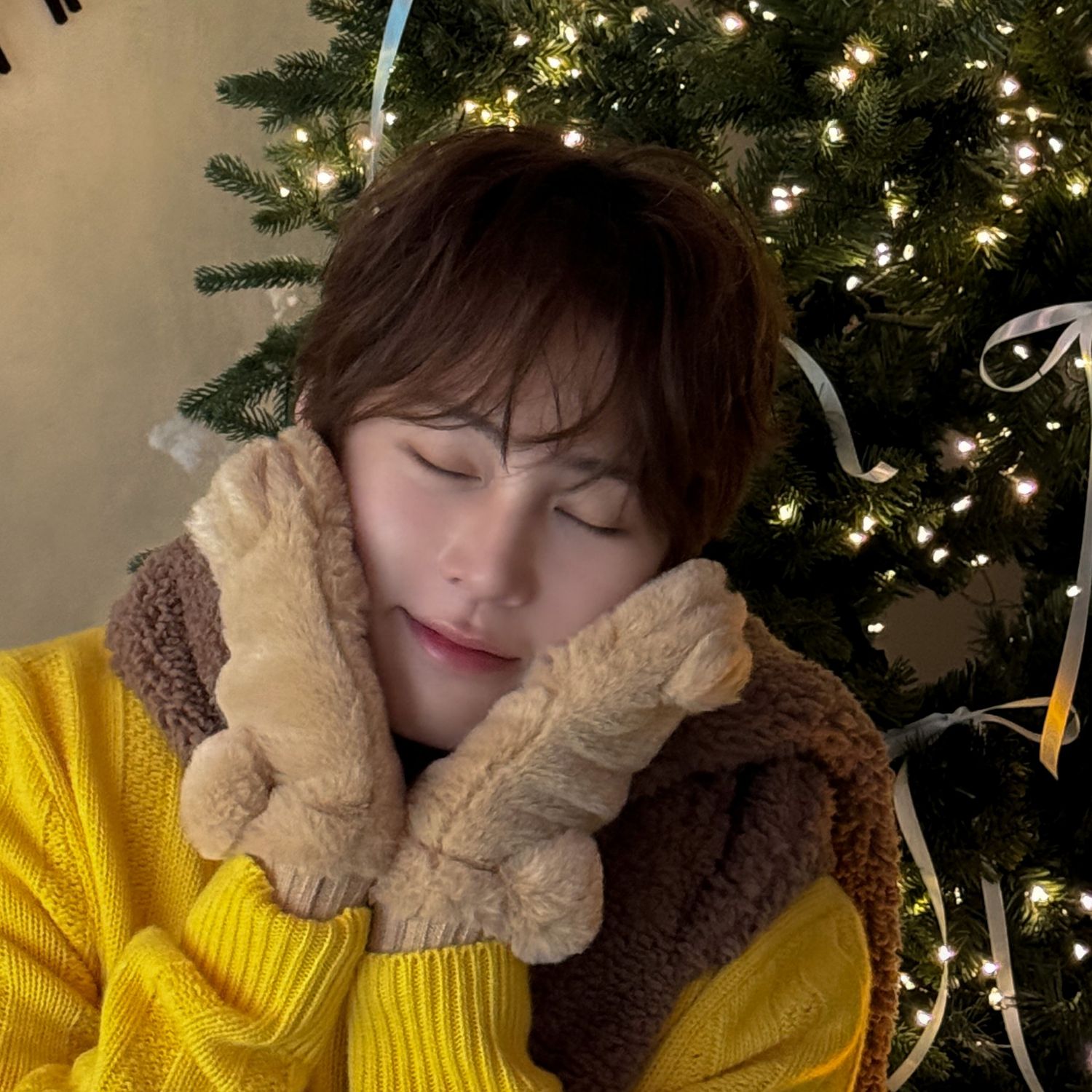 A moment captured by Ha Sungwoon's fan