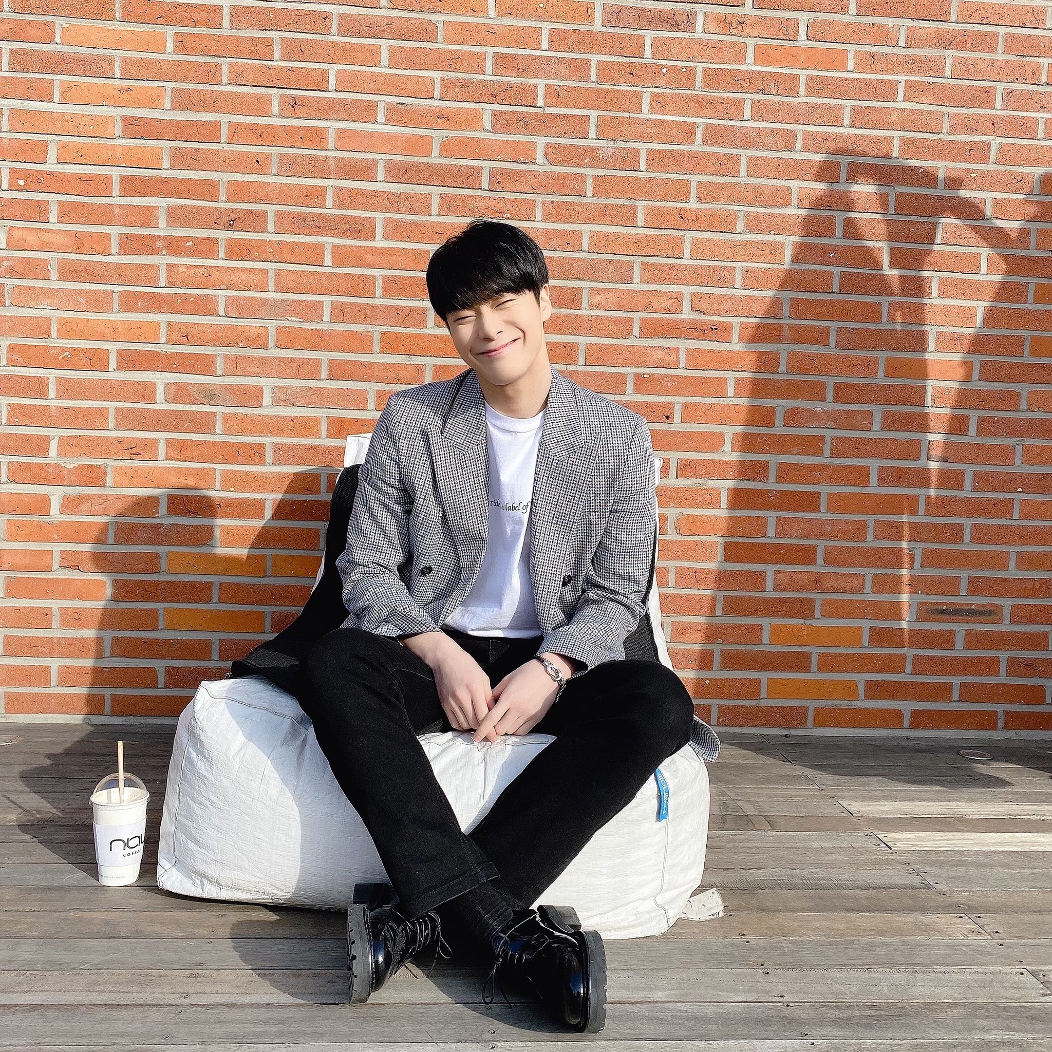 Behind-the-scenes cut of Moonbin (ASTRO)