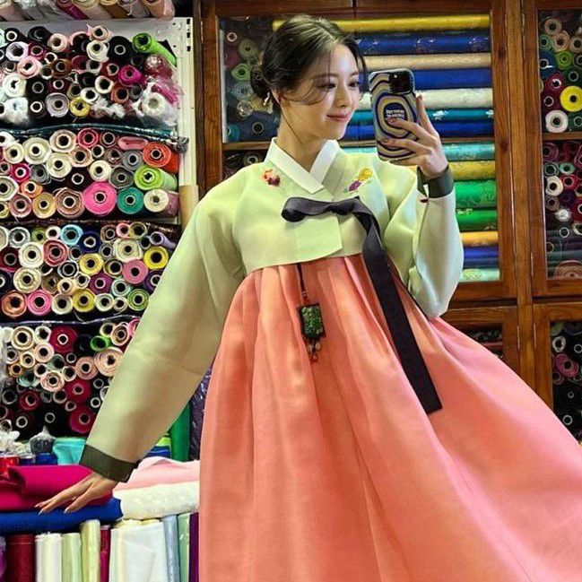 Recent activity shot of Yuna (ITZY)