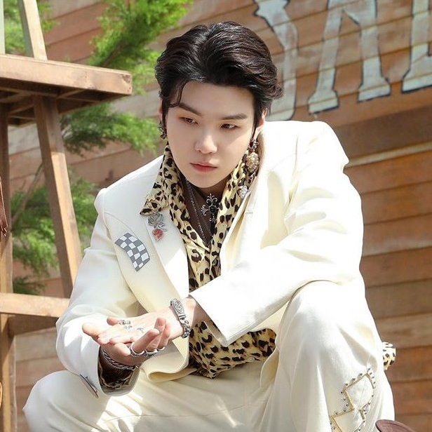 Latest photo of SUGA (BTS)
