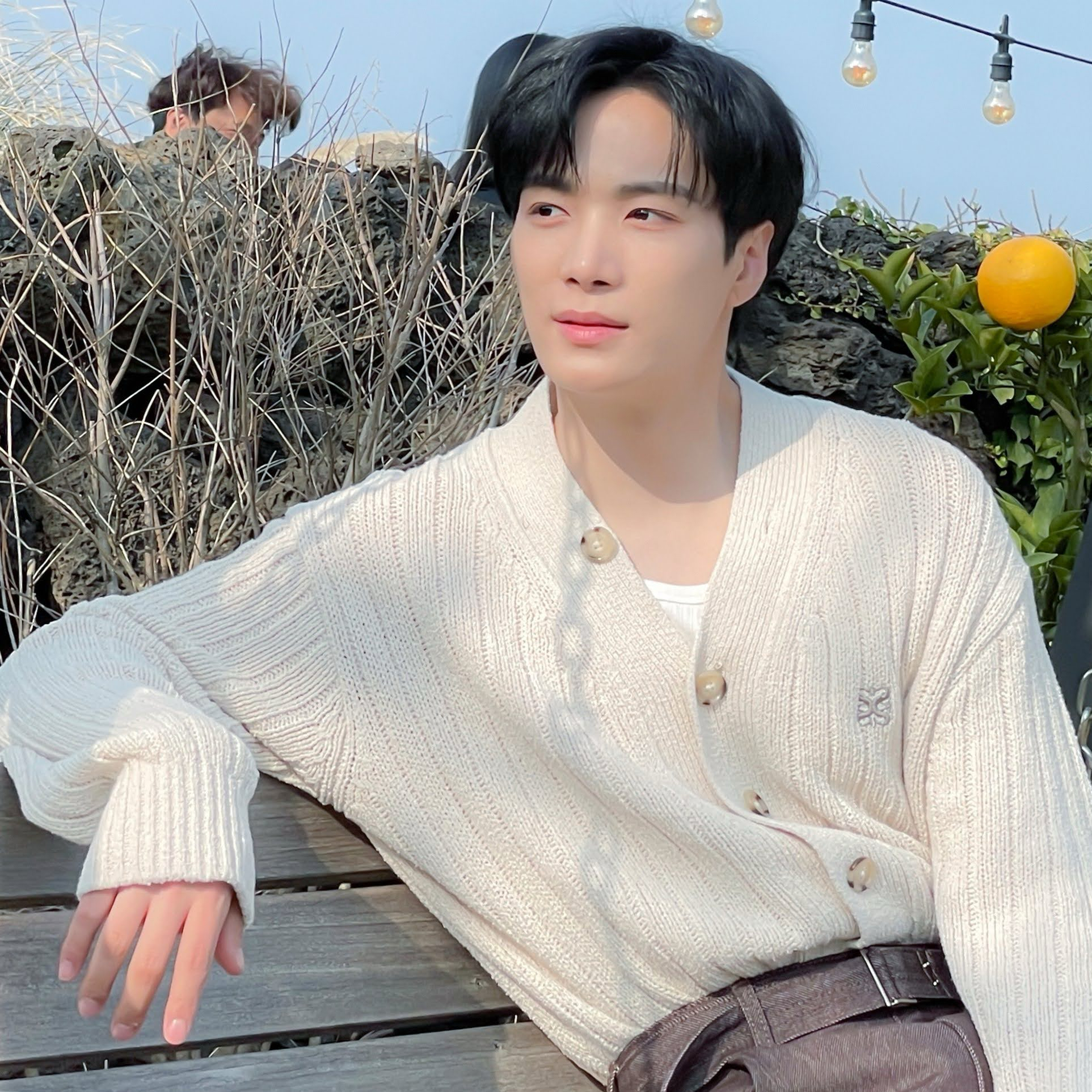 Behind-the-scenes cut of Kim Jonghyeon