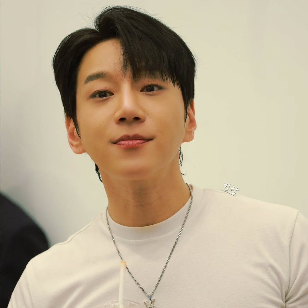 Latest photo of Hwang Chiyeol