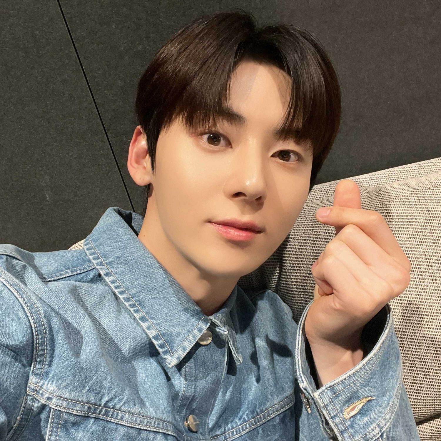 Recent activity shot of Hwang Minhyun