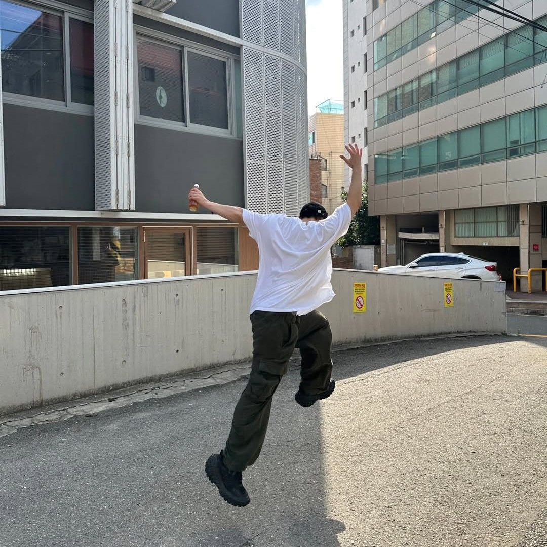 Latest photo of BOBBY (iKON)