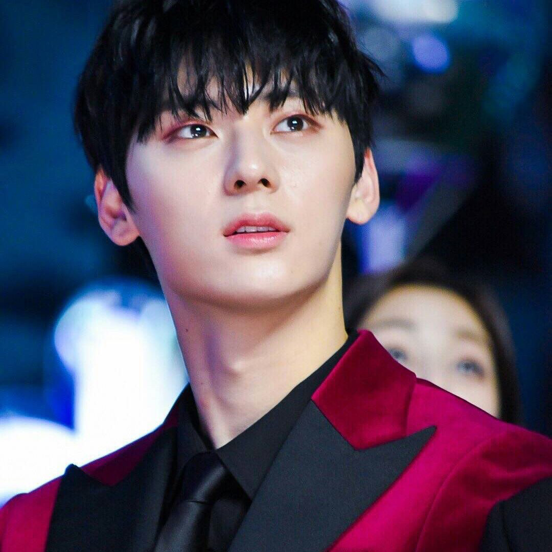 Behind-the-scenes cut of Hwang Minhyun