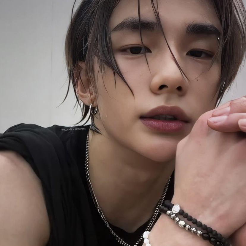 Latest photo of Hyunjin (Stray Kids)