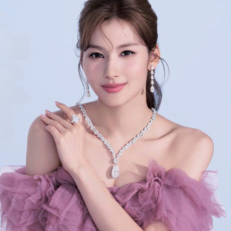 Sana (TWICE)的最新活动照片