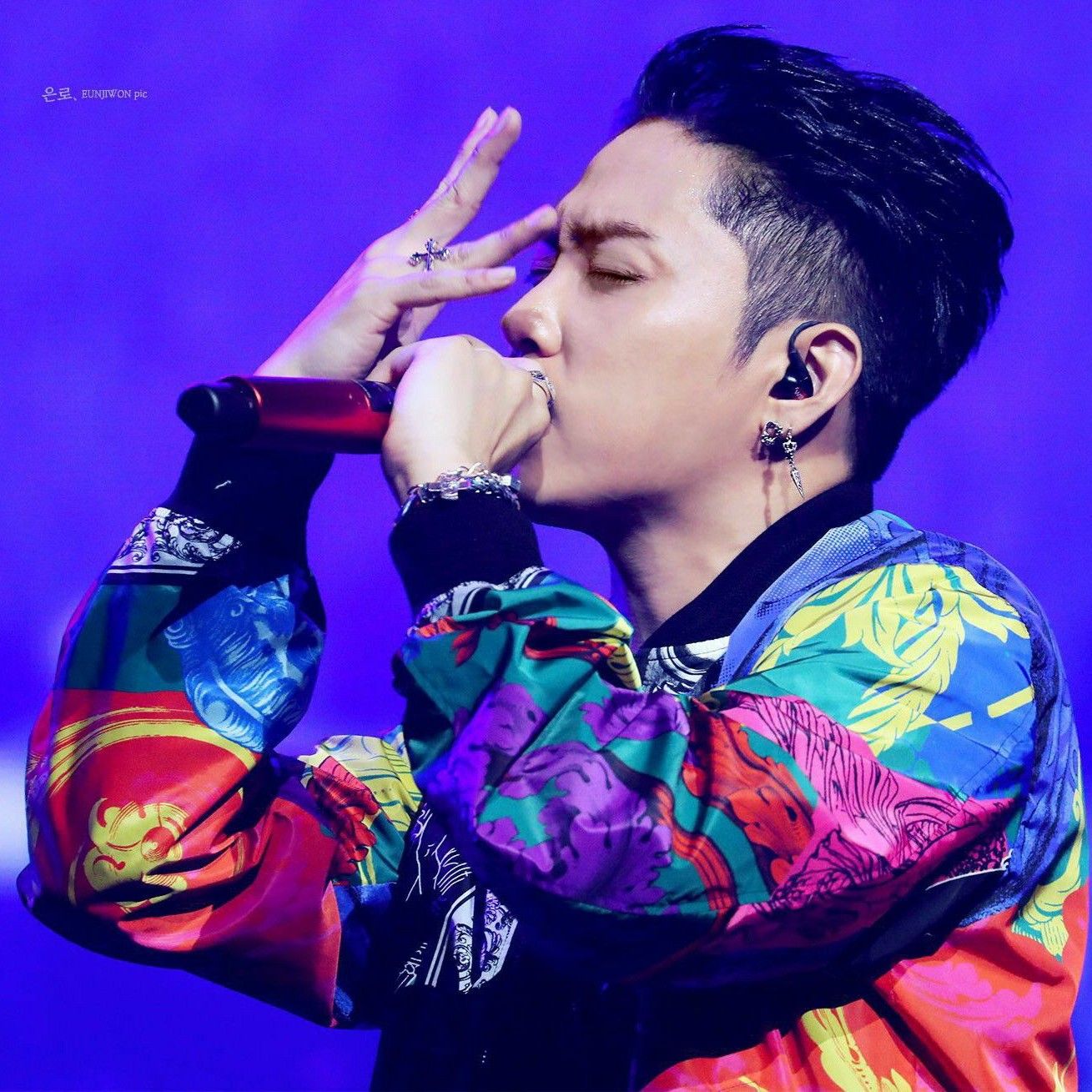 A moment captured by Eun Jiwon (SECHSKIES)'s fan