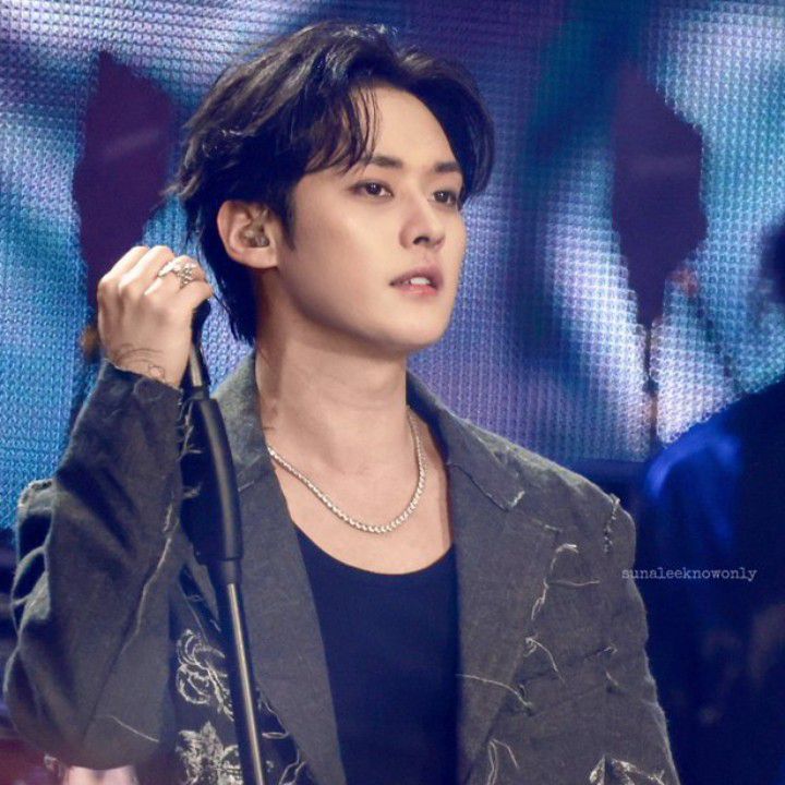 Behind-the-scenes cut of Lee Know (Stray Kids)