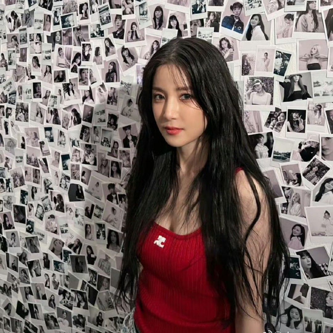 Behind-the-scenes cut of Park Chorong (Apink)