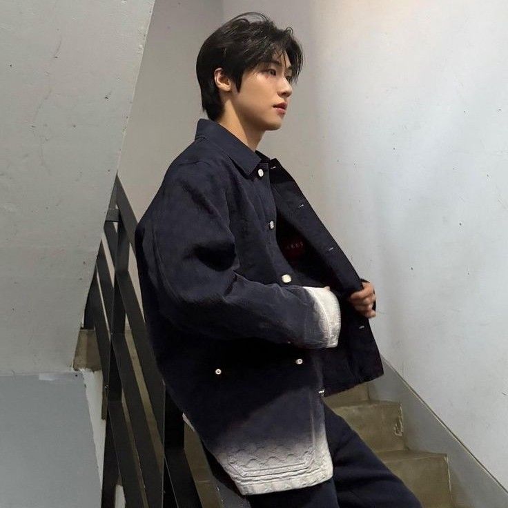 Recent activity shot of Lee Seunghyup (N.Flying)