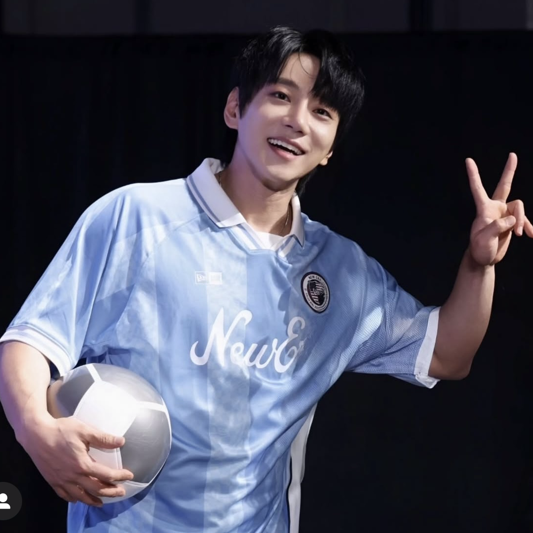Latest photo of Hwang Chiyeol