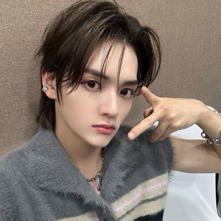 Behind-the-scenes cut of Sungyun (n.SSign)