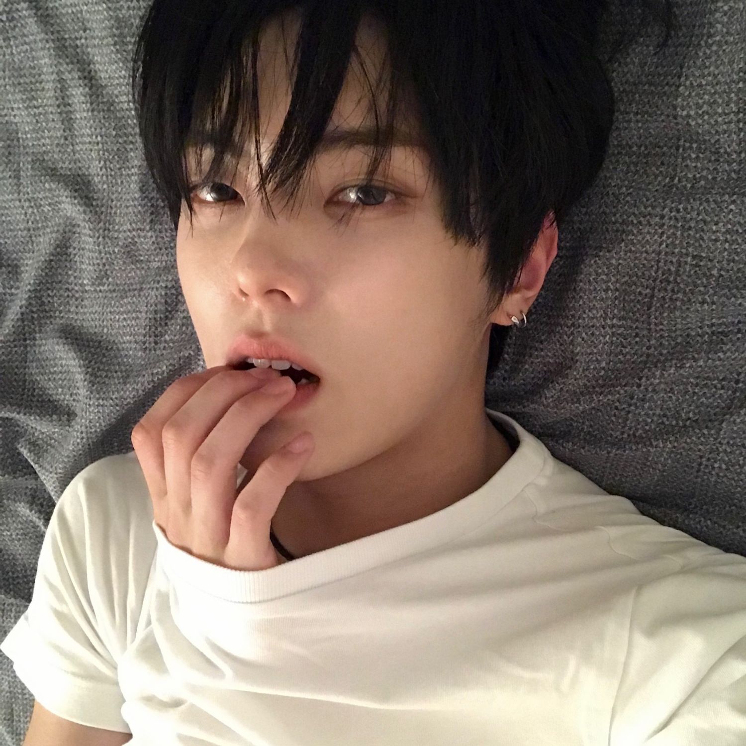 Behind-the-scenes cut of LEEJEONG (WHIB)