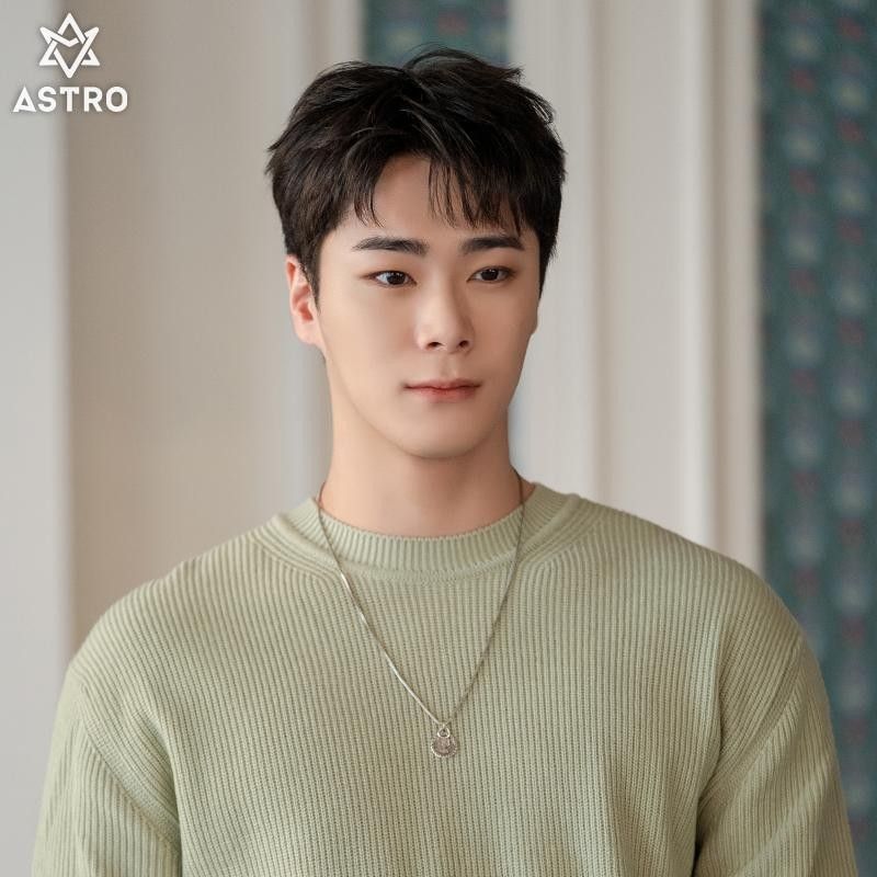Latest photo of Moonbin (ASTRO)