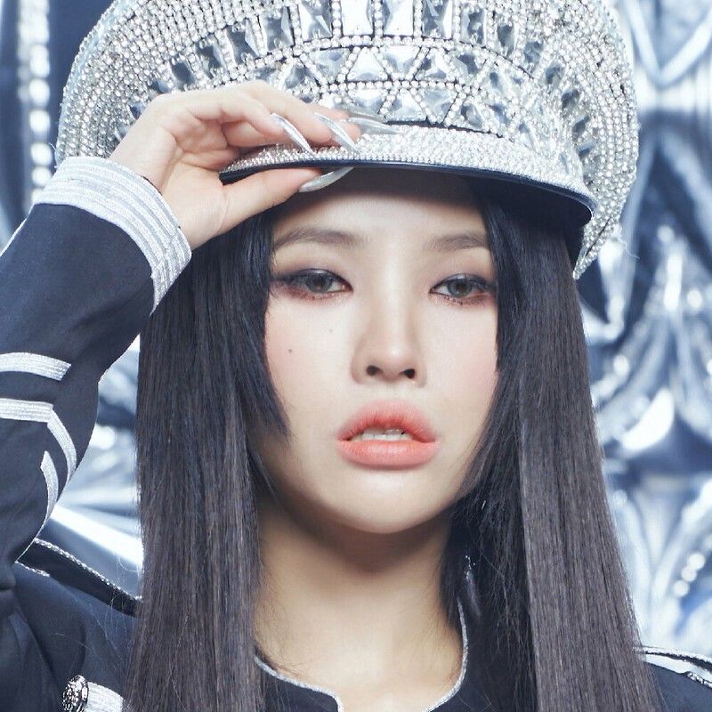 Behind-the-scenes cut of Soyeon (i-dle)