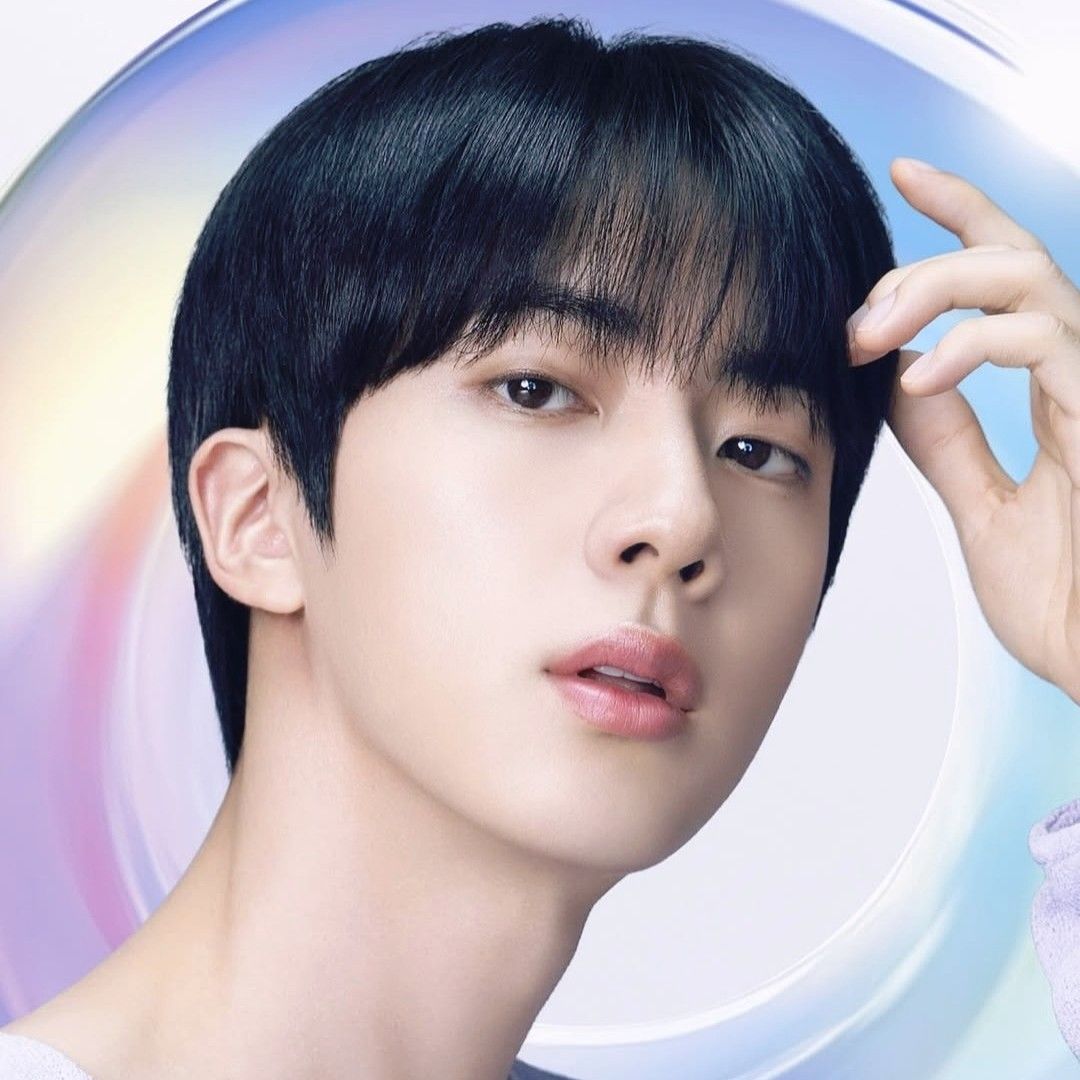 ジン (BTS)の最新写真