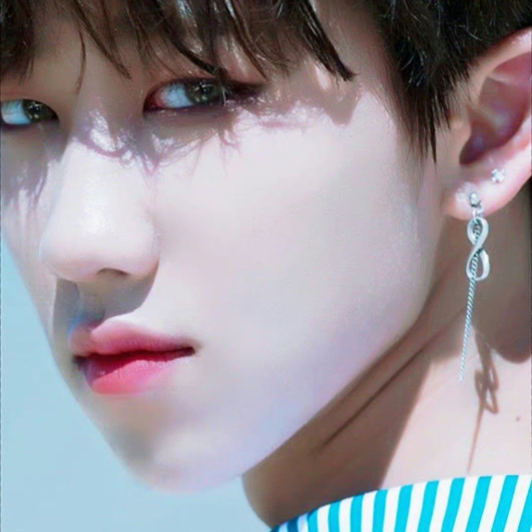 Behind-the-scenes cut of The 8 (SEVENTEEN)