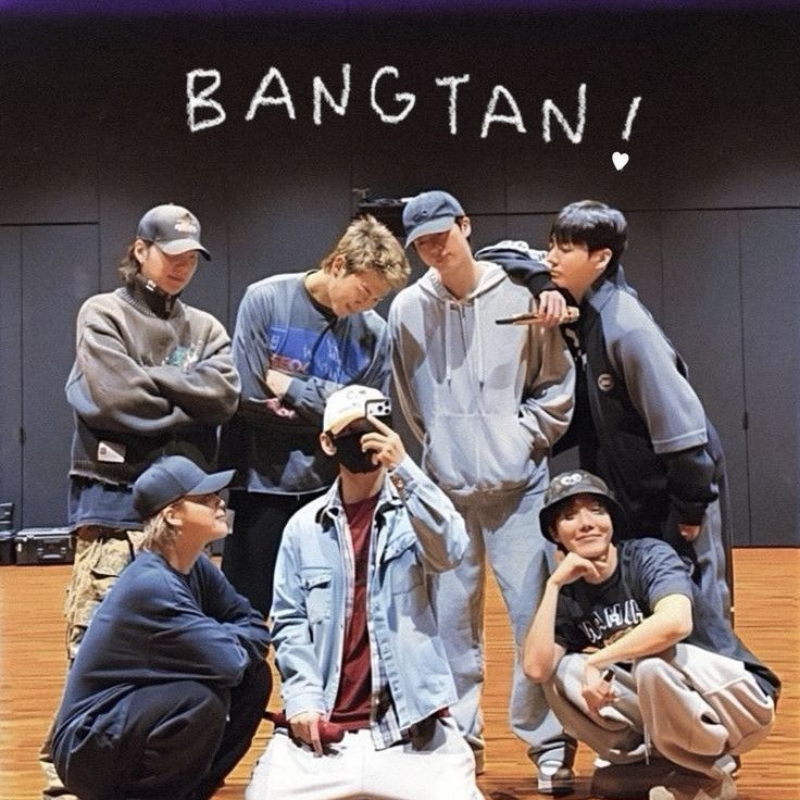 Foto aktivitas terbaru BTS