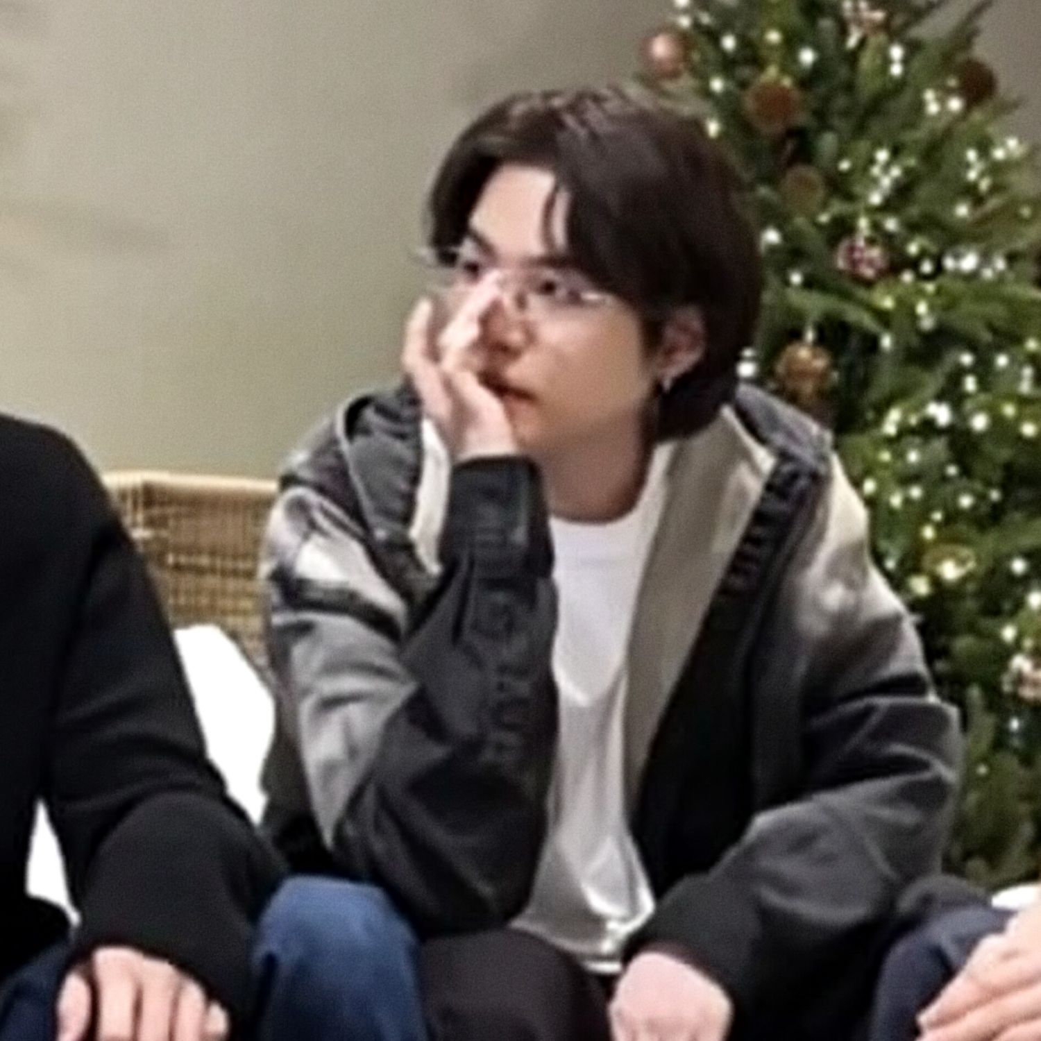 Potret di balik layar SUGA (BTS)