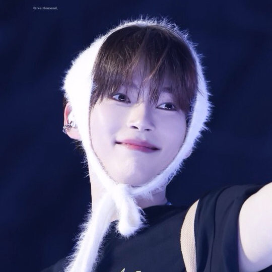 A moment captured by Sung Hanbin (ZEROBASEONE)'s fan