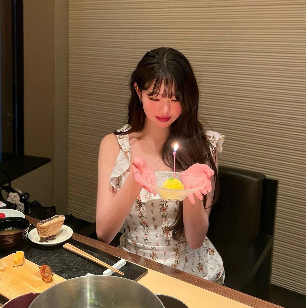 A moment captured by Jang Wonyoung (IVE)'s fan