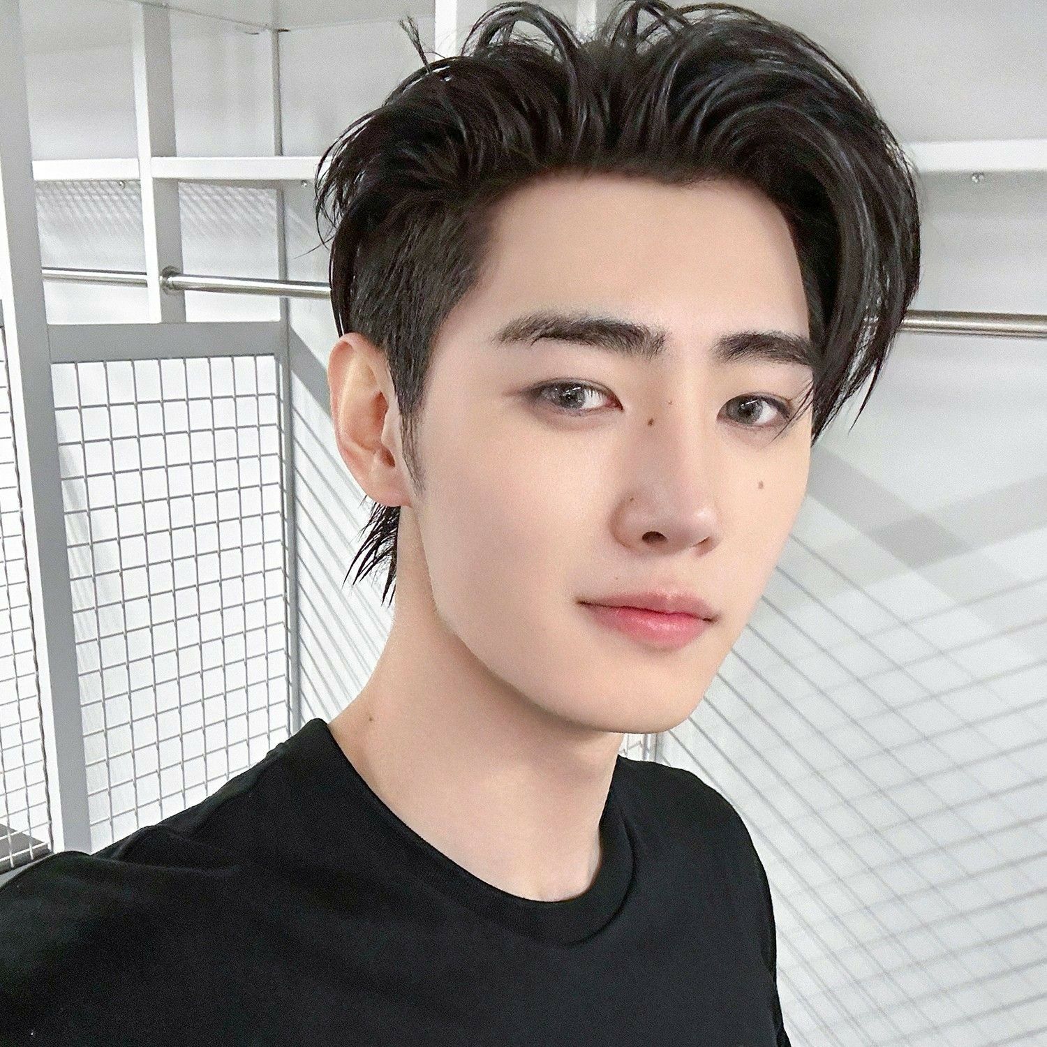 Foto aktivitas terbaru Sunghoon (ENHYPEN)