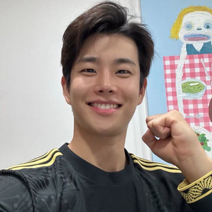 ASTRO的最新照片